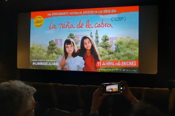 Encantadora, bella, tierna y también un cuento que fue dura realidad, opiniones en torno a ‘La niña de la cabra’