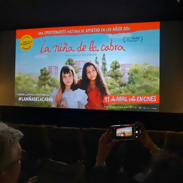 Encantadora, bella, tierna y también un cuento que fue dura realidad, opiniones en torno a ‘La niña de la cabra’