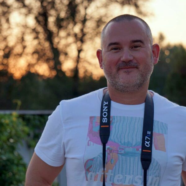 Antonio Valdovín: «Ahora me voy a soltar la melena, no sigo modas ni centenarios»