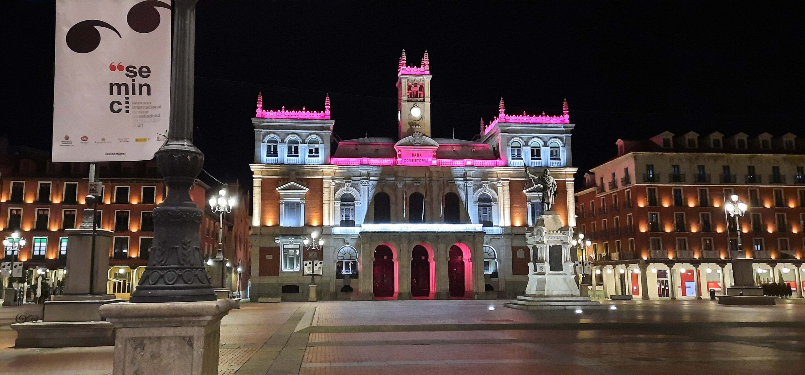 Valladolid-Plaza Mayor-Nocturna-Foto Atmosferacine