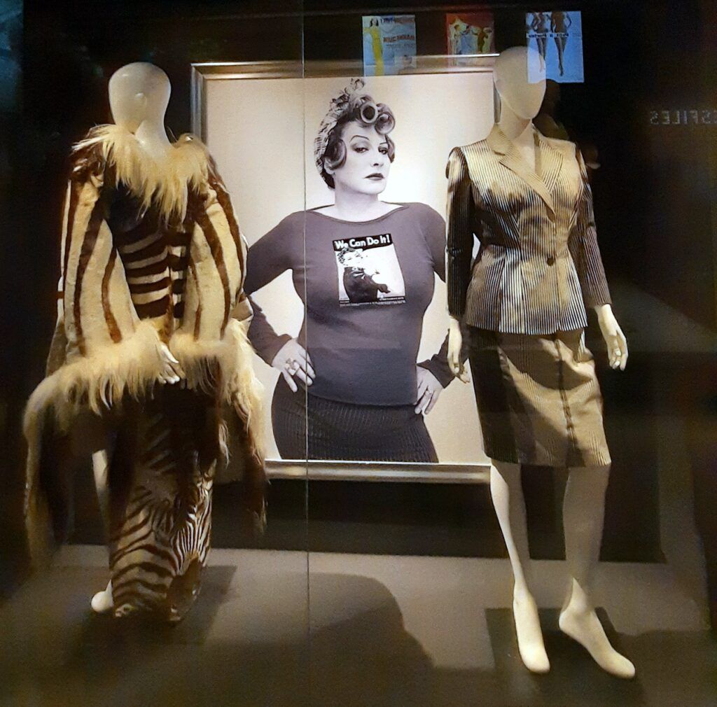 Jean Paul Gaultier, Moda y Cine- CaixaForum 02-AtmosferaCine