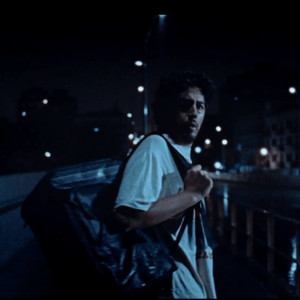 ‘En la noche caminamos solos’