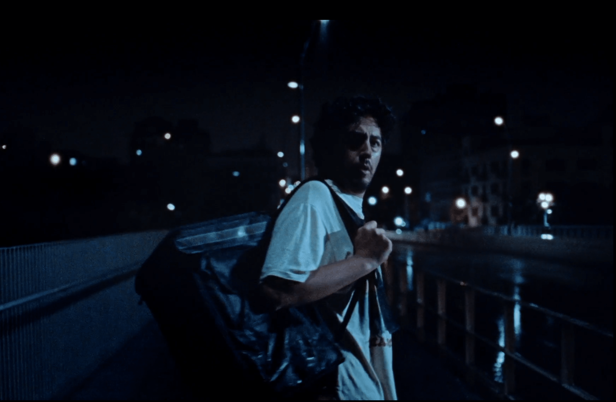‘En la noche caminamos solos’